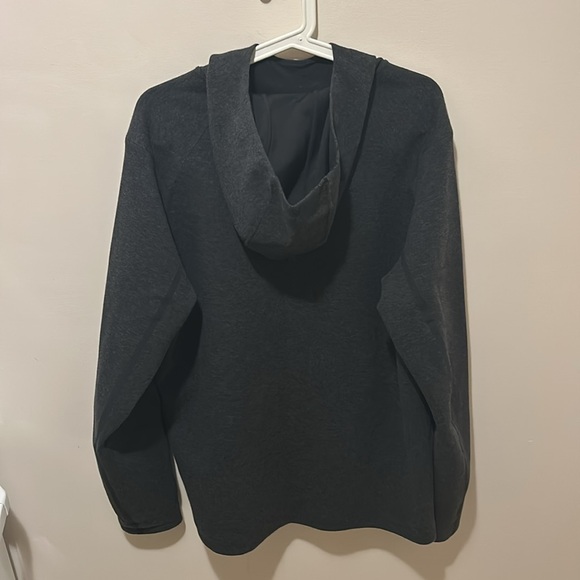 Lululemon large stratum hoodie - Picture 5 of 7